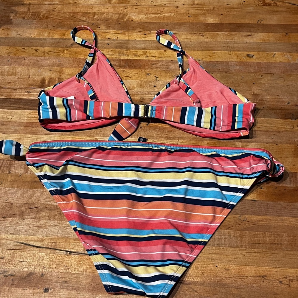 Splendid Bikini - Picture 7 of 8